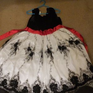 Kids dress size 8